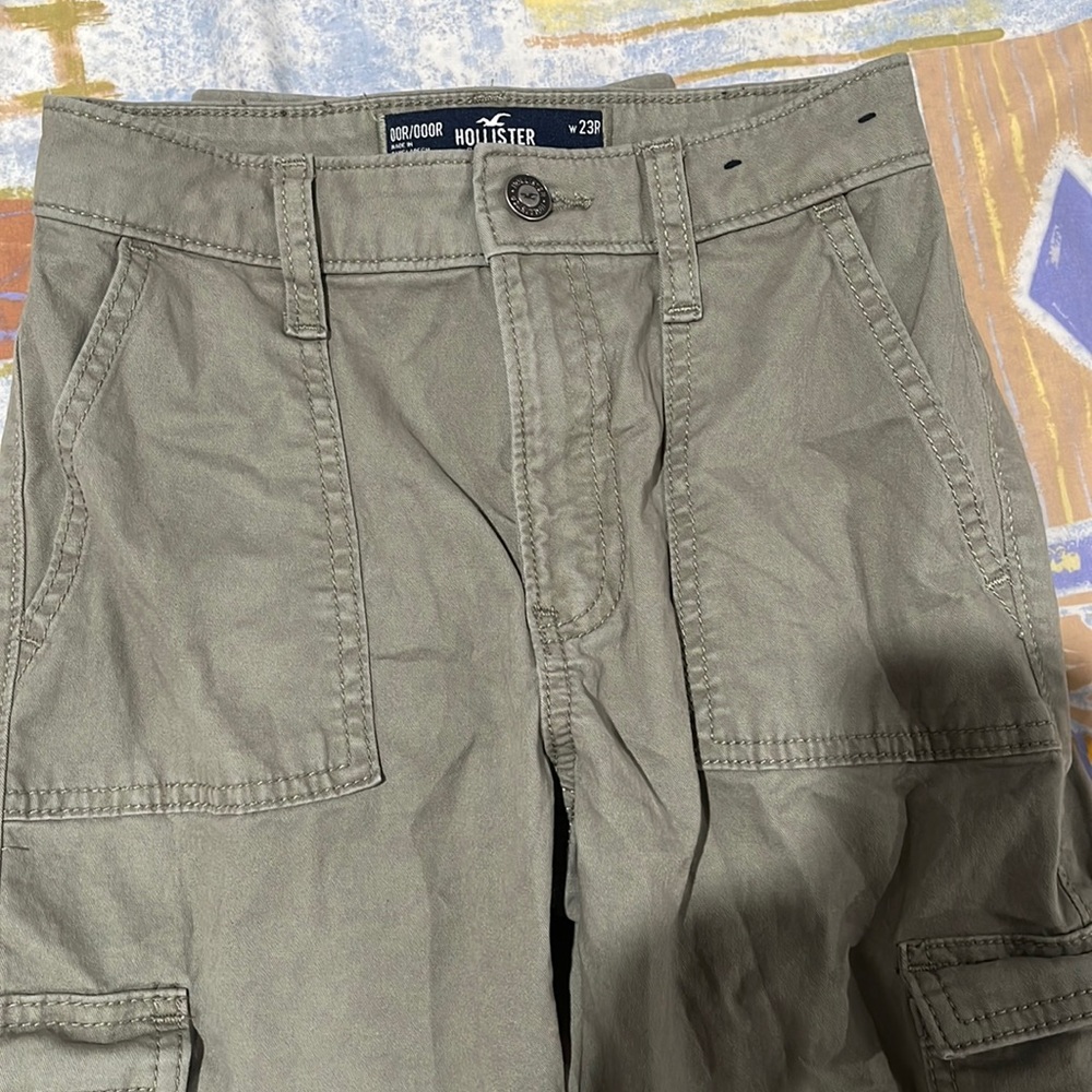 Hollister cargo green pants
